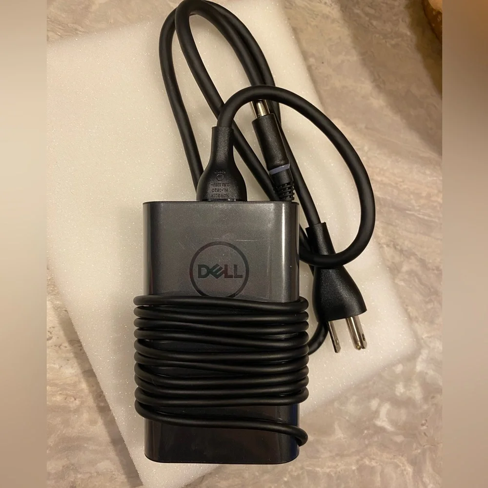 NWT Dell Slim Power Adapter 65W 7.4 mm with 1 meter power cord and AC Duckhead